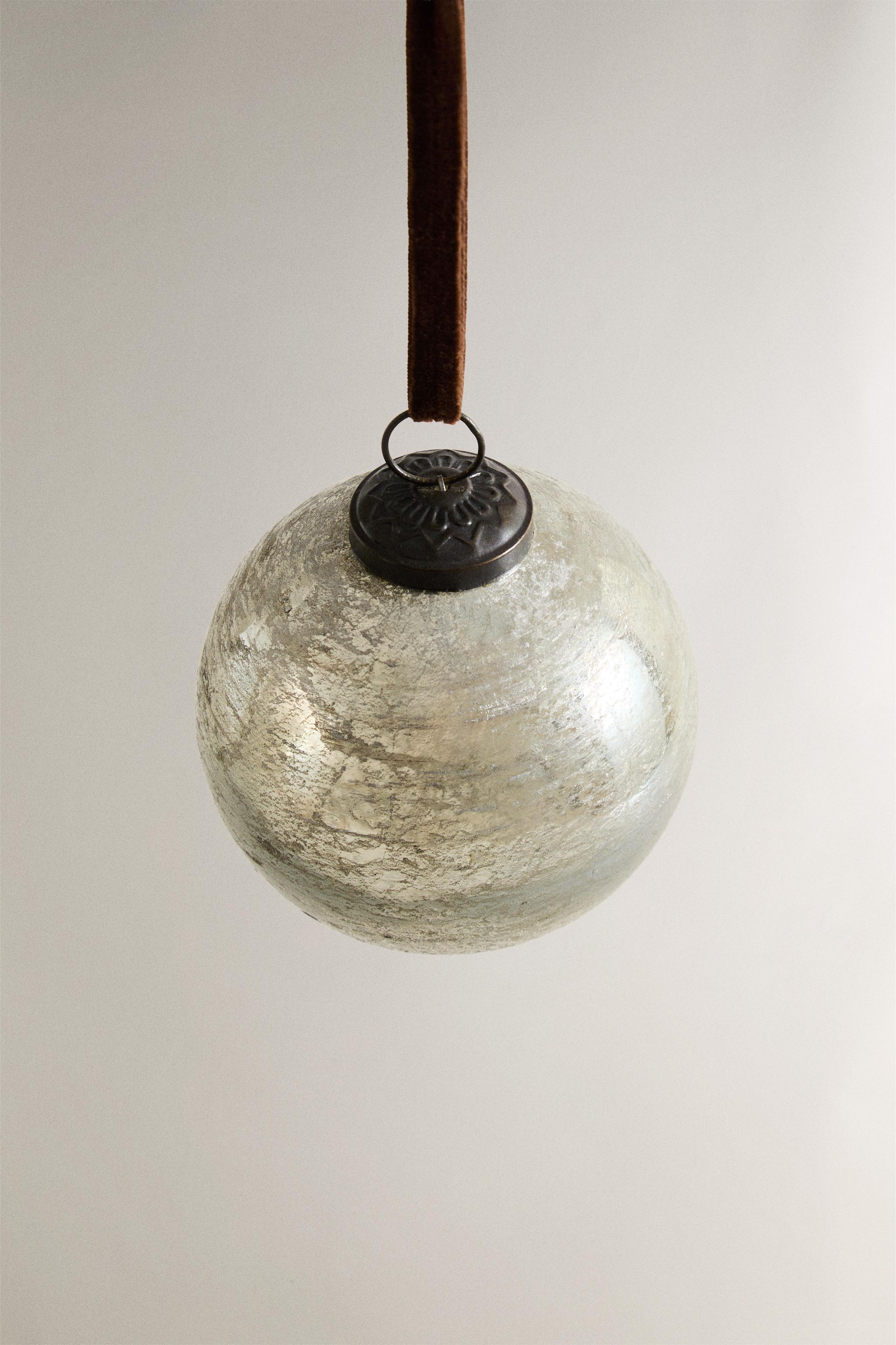 CHRISTMAS TREE CRACKLED BALL ORNAMENT